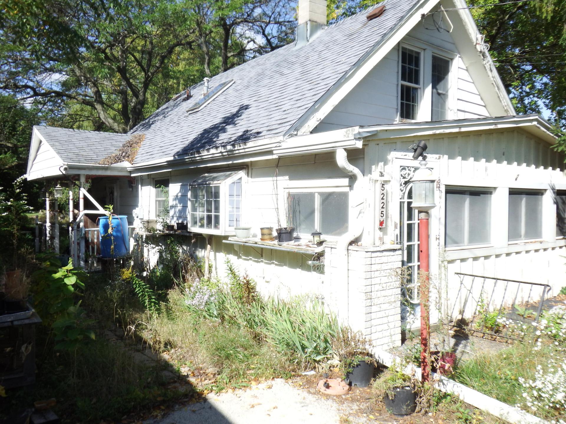 5225 S Whitnall Ave, Cudahy, WI 53110 For Sale MLS 1714176 Movoto