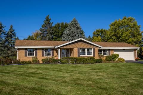 18760 Rolling Mdw, Brookfield, WI 53045 photo 1