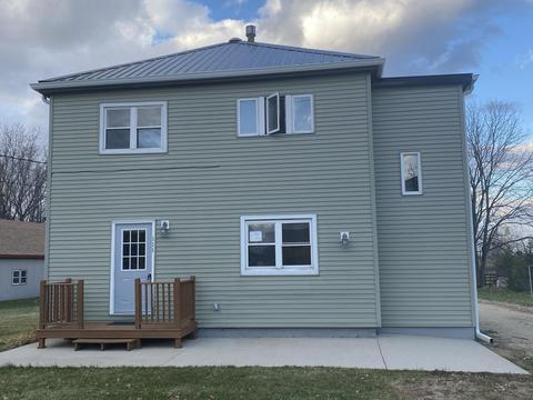 111 E School, Sharon, WI 53585 photo 1