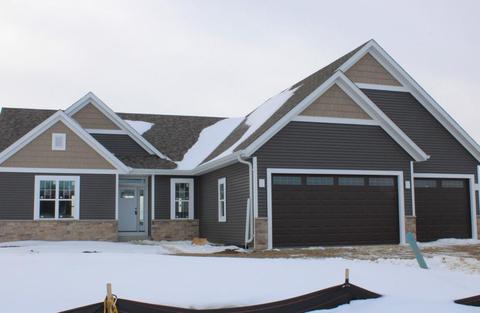 641 Spur, Slinger, WI 53086 photo 1