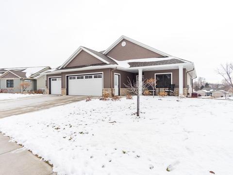 802 Oak Timber, Onalaska, WI 54650 photo 1