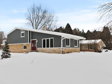 911 E Buttles, Bayside, WI 53217 photo 1