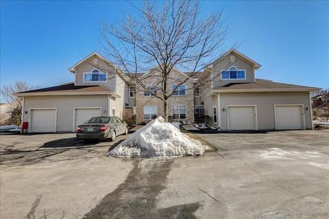 9325 S Cobblestone #E, Franklin, WI 53132 photo 1