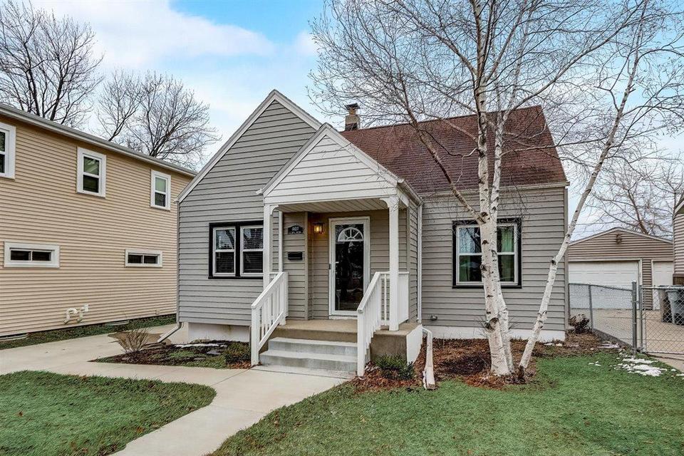 4427 S Pine Ave, Milwaukee, WI 53207 33 Photos MLS 1730904 Movoto