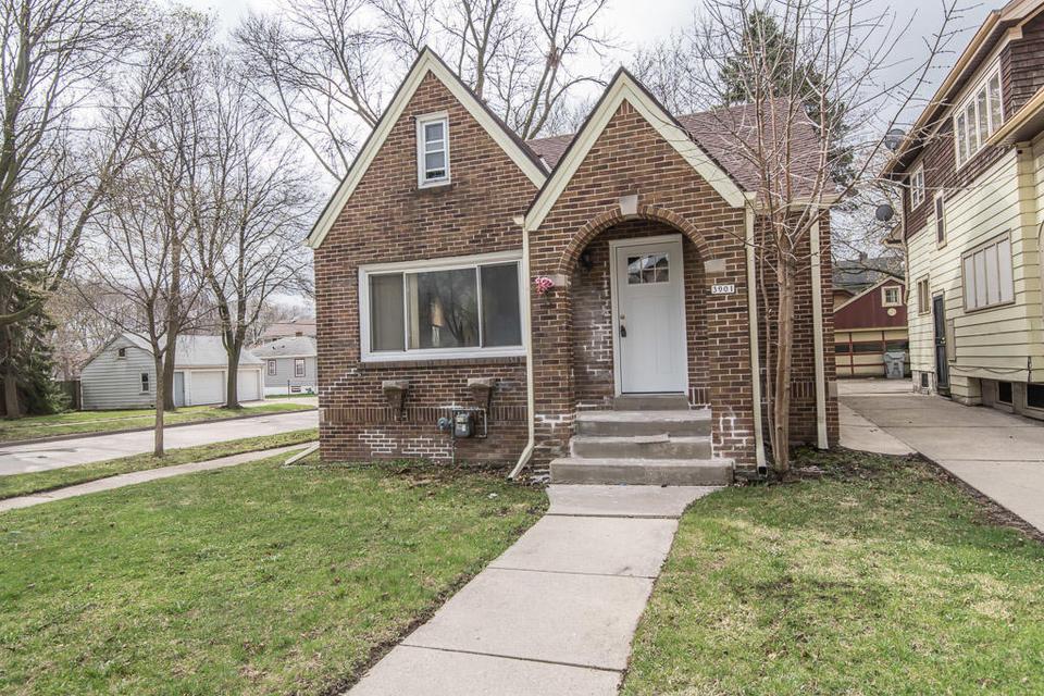 3901 W Sheridan Ave, Milwaukee, WI 53209 39 Photos MLS 1734586