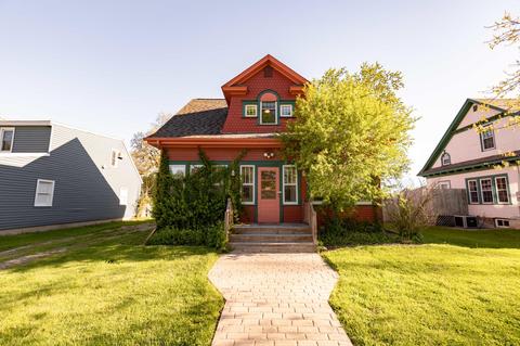 719 Grove, Caledonia, MN 55921 photo 1
