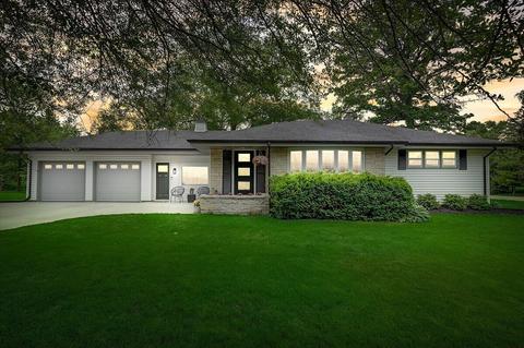 815 E Glencoe, Bayside, WI 53217 photo 1