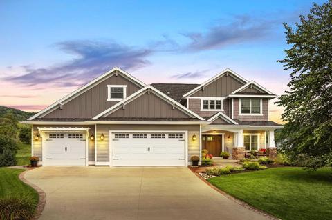 2371 Cobblestone, Onalaska, WI 54650 photo 1