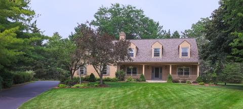 321 Juniper Ct, Delafield, WI 53018 photo 1