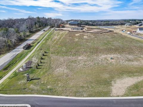w279n6019 Serenity #LT 16, Merton, WI 53089