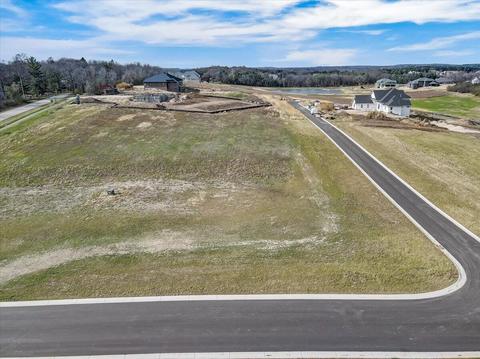 w279n6033 Serenity #LT 17, Merton, WI 53089