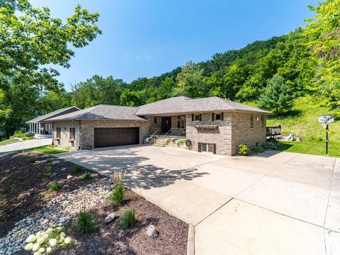 148 Mcintosh, La Crescent, MN 55947 photo 1