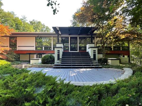 855 W County Line Rd Bayside Wi 53217 39 Photos Mls 1761133 Movoto