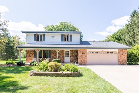 4949 Eagle, West Bend, WI 53095 photo 1