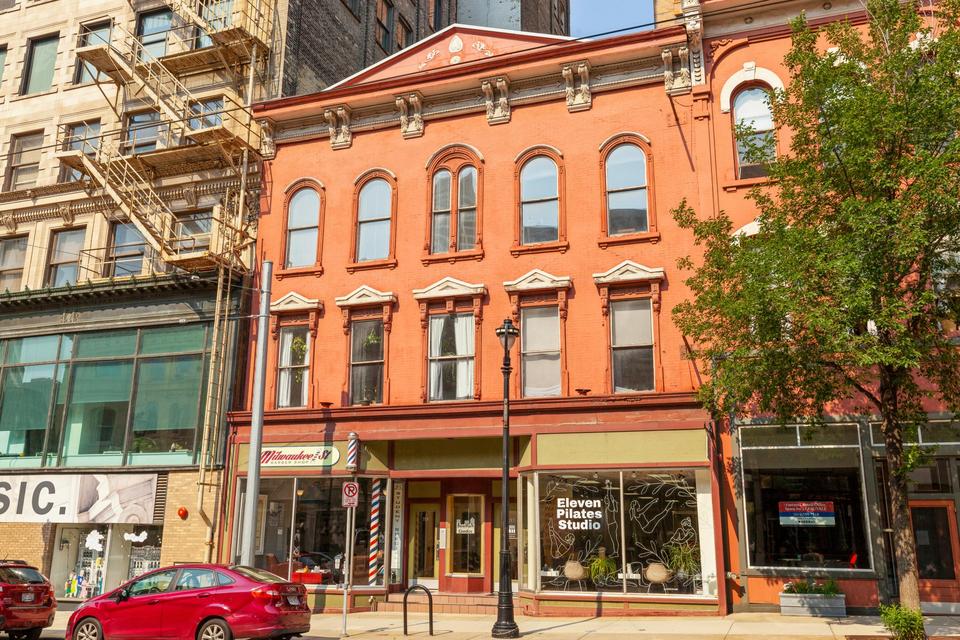 715 N Milwaukee St 203, Milwaukee, WI 53202 12 Photos MLS 1764674