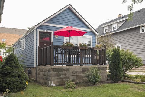 1606 E Webster, Milwaukee, WI 53211 photo 1