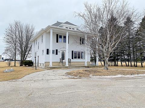 4625 E Hillcrest, Two Rivers, WI 54241 photo 1