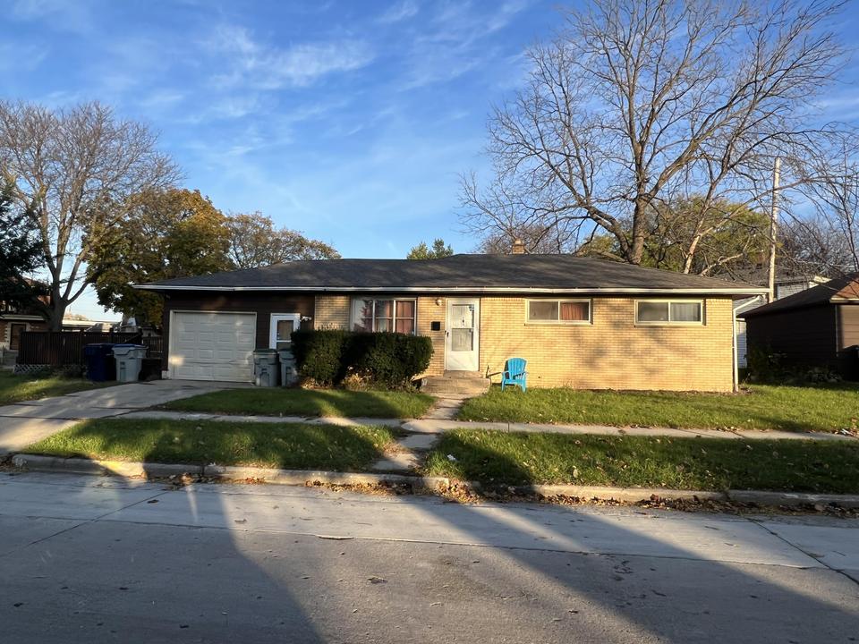 4666 N 66th St, Milwaukee, WI 53218 8 Photos Movoto