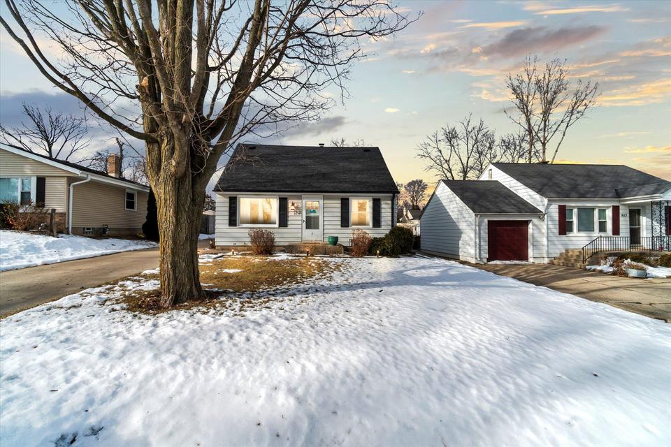 1617 S Berlin Ave, New Berlin, WI 53151 17 Photos MLS 1777244 Movoto