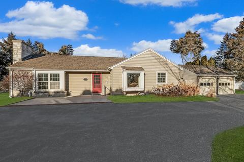 1208 E Hermitage Rd, Bayside, WI 53217 photo 1