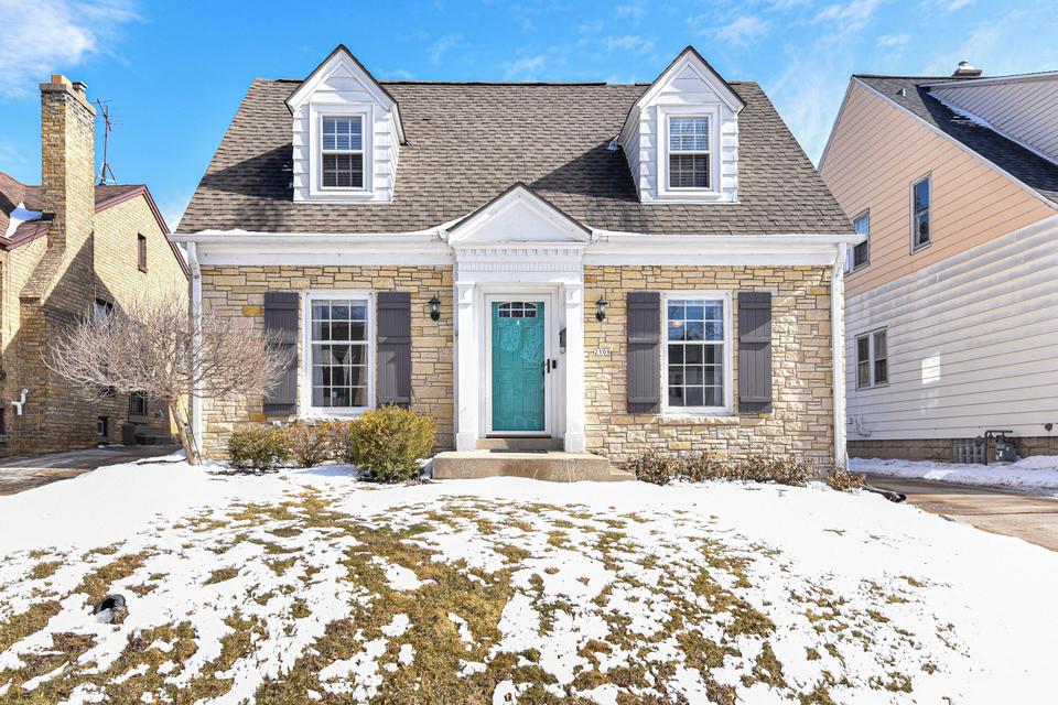 2508 N 69th St, Wauwatosa, WI 53213 23 Photos MLS 1781645 Movoto