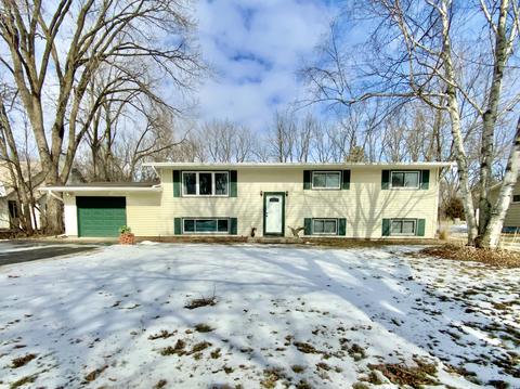 1015 W Devonshire, Delafield, WI 53018 photo 1