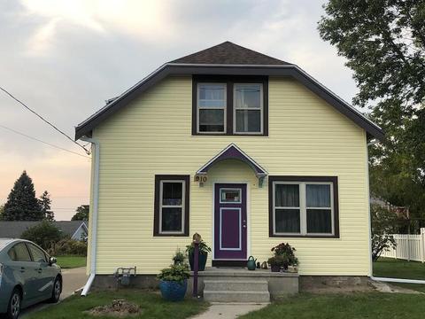 910 Summit St, Manitowoc, WI 54220 photo 1
