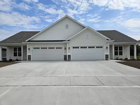 385 Greystone #23, Plymouth, WI 53073