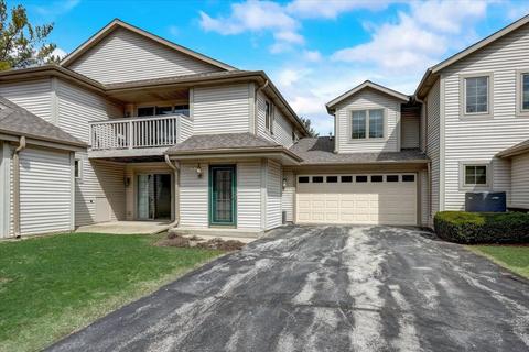 2264 Circle Ridge Rd #A, Delafield, WI 53018 photo 1