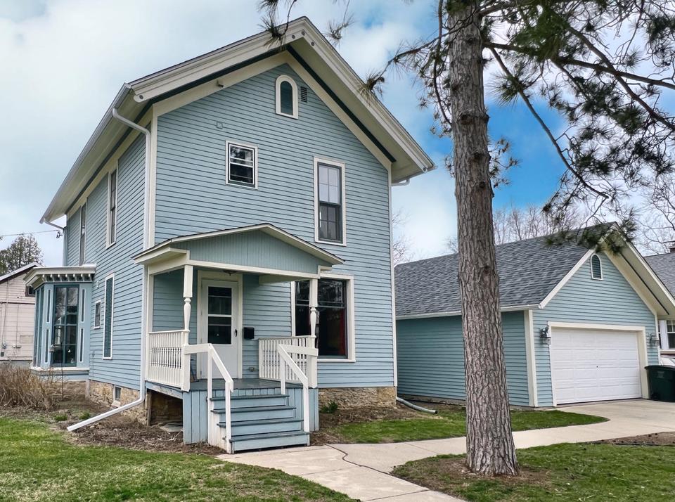 505 Mulberry St, Lake Mills, WI 53551 1 photo Movoto