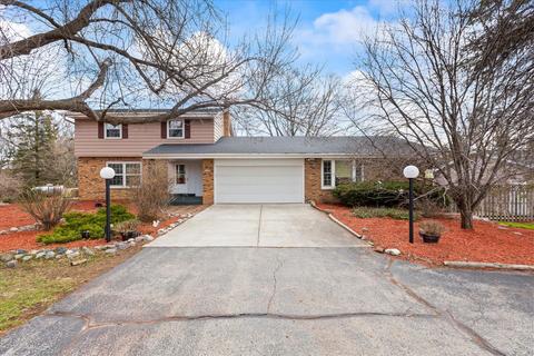 4138 Jackson Dr, Jackson, WI 53037 photo 1