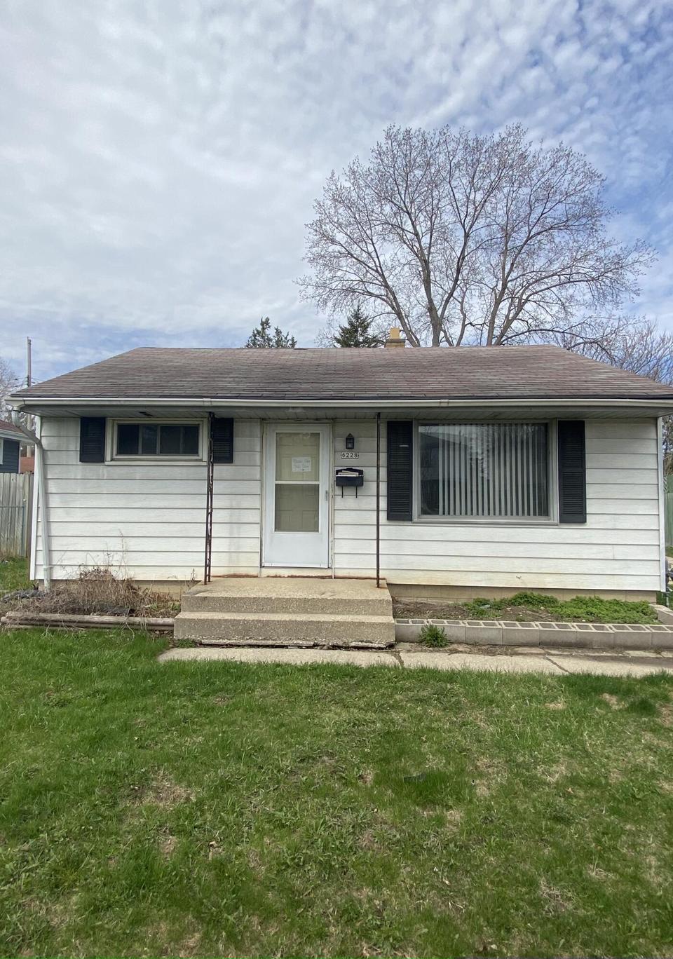 6228 W Thurston Ave, Milwaukee, WI 53218 14 Photos MLS 1789732