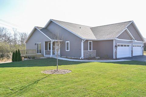 407 7 Waters, Waterford, WI 53185