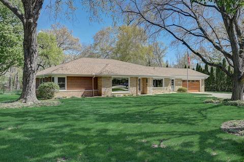 17040 Ruby Ln, Brookfield, WI 53005 photo 1