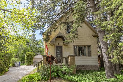 541 E Plainfield, Milwaukee, WI 53207 photo 1
