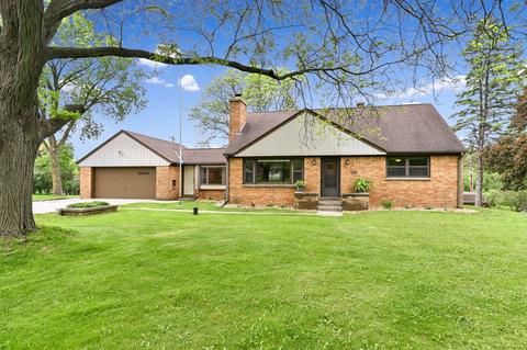 15045 Pershing, Brookfield, WI 53005 photo 1
