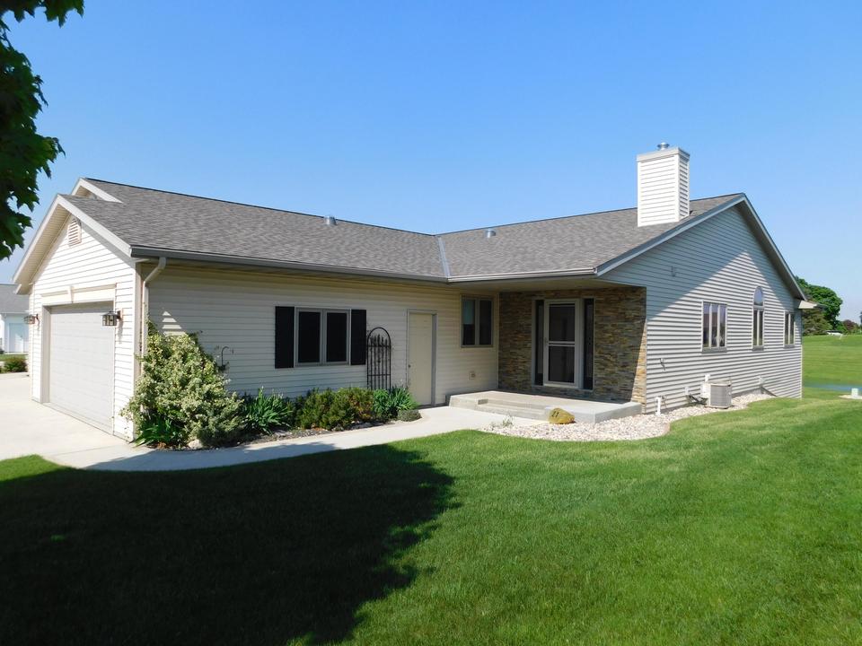 21 S 1st St, Oostburg, WI 53070 55 Photos Movoto