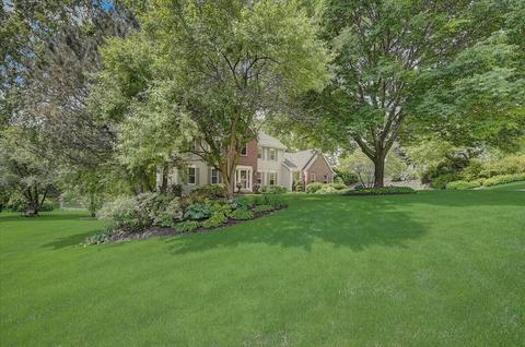 20930 Heatherview Dr, Brookfield, WI 53045 photo 1