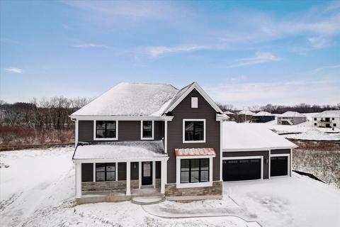 3757 Howell Oaks, Waukesha, WI 53188