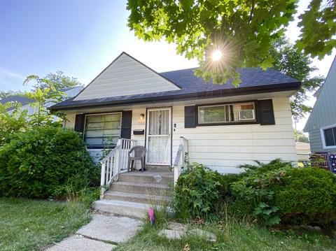 5763 N 92nd St, Milwaukee, WI 53225