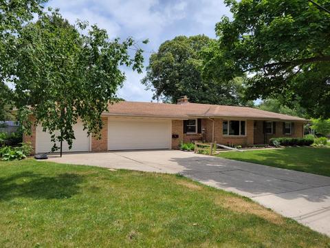 239 Vine St, Delavan, WI 53115 photo 1