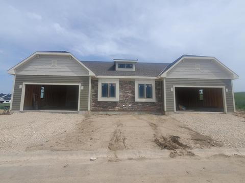 658 Lambert #5B, Slinger, WI 53086