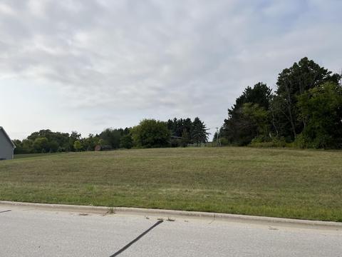 724 Ridge Pointe #LT 5, Plymouth, WI 53073