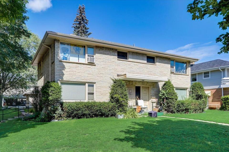 2869 S 67th St 2871, Milwaukee, WI 53219 14 Photos MLS 1805089