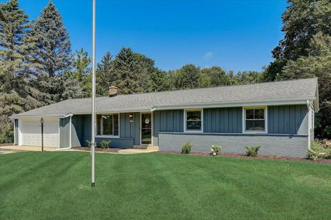 3404 Maple Dr, Hubertus, WI 53033 photo 1