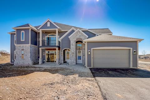 2844 Fox Lk #201 / 14, Waukesha, WI 53189
