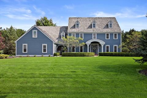 204 E Laurel Cir, Delafield, WI 53018 photo 1