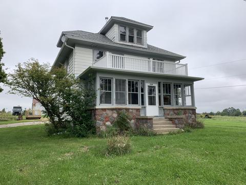 1724 W Sumner, Hartford, WI 53027