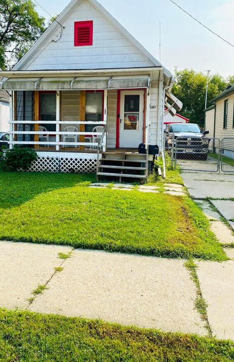1307 Marquette, Racine, WI 53404