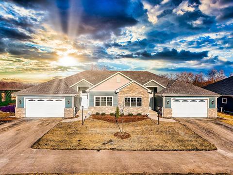 7977 W Stone Rdg #65-2, Lannon, WI 53046
